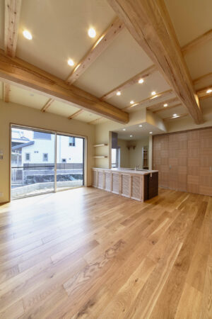 温もりと光を随所に感じる邸